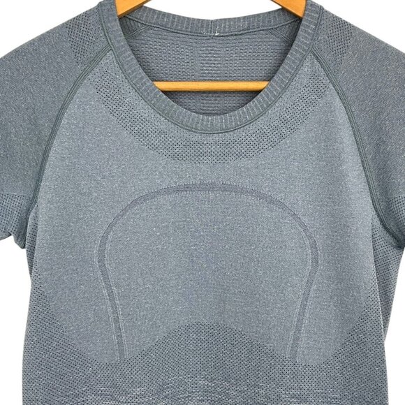 Lululemon Swiftly Tech Short Sleeve Crew Heathered Blue Denim Size 8 - Picture 2 of 5